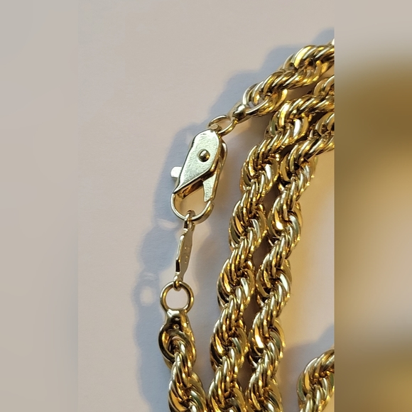 GUC Gold Tone Rope Chain Necklace Signed DM 24" - Picture 4 of 5